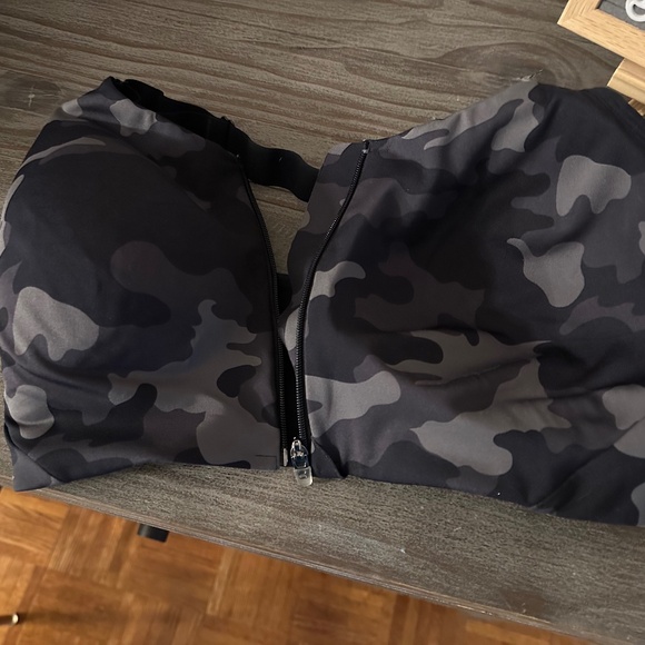 Set of Two Racer Back High Support Sports Bras 38DD - Picture 8 of 8